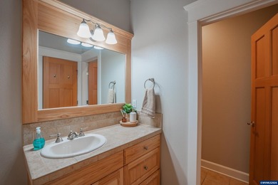 Rare opportunity to own a stunning furnished lakefront townhome - photo 24