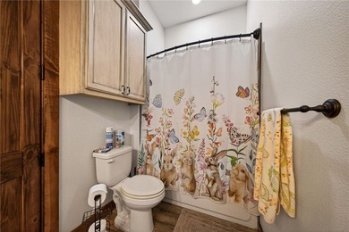 Luxury Lake Front 5 bed 3.5 bath home nestled at the south end - photo 25