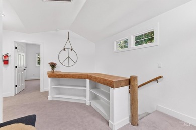 Timeless mountain lodge coupled with new mountain modern - photo 29