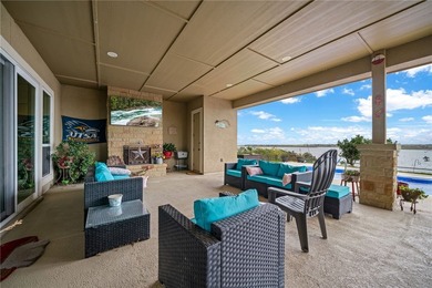 Luxury Lake Front 5 bed 3.5 bath home nestled at the south end - photo 33