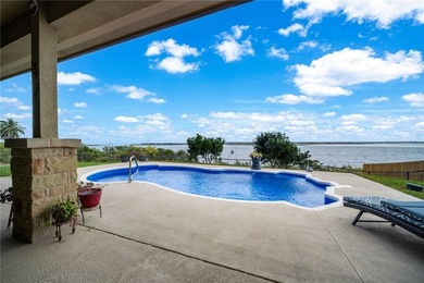 Luxury Lake Front 5 bed 3.5 bath home nestled at the south end - photo 34