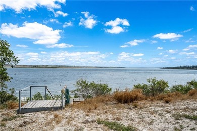 Luxury Lake Front 5 bed 3.5 bath home nestled at the south end - photo 36