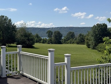 Welcome to this almost 3,000 square foot partially furnished - photo 7