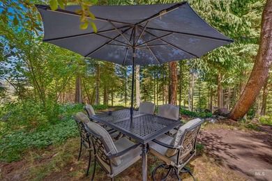 Timeless mountain lodge coupled with new mountain modern - photo 48