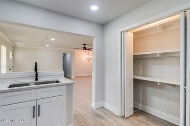 Welcome to your dream home! This beautiful smart home is - photo 6