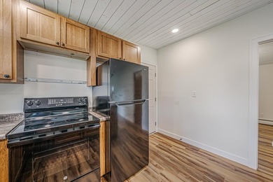 Charming and beautifully updated 3 bedroom 1 bath home situated - photo 4