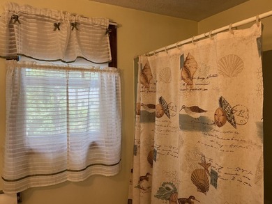 Very spacious 3 bedroom ranch in very convenient location close - photo 15