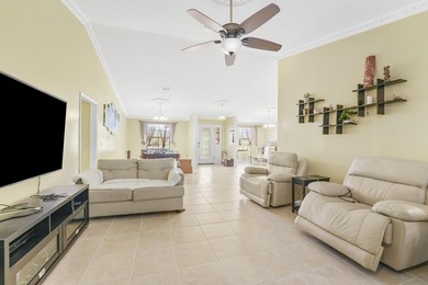 Private Florida resort-style brick home with screened pool - photo 17