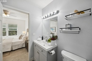Charming, light-filled condo in the heart of Goose Hollow. This - photo 25