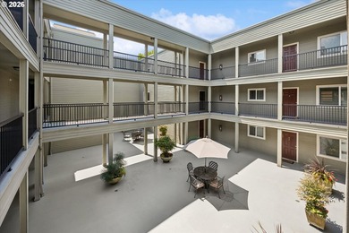 Charming, light-filled condo in the heart of Goose Hollow. This - photo 36