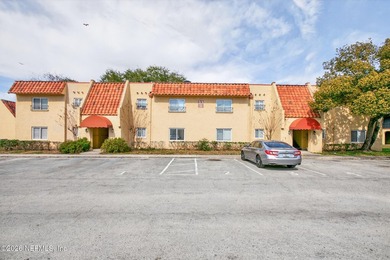 Perfect for an owner occupant or investor! Welcome to effortless - photo 3