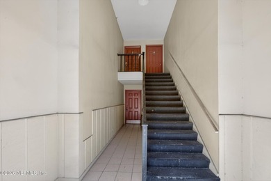 Perfect for an owner occupant or investor! Welcome to effortless - photo 5