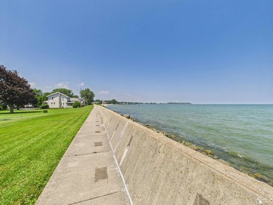 Wake up to breathtaking Lake Erie views every day in this - photo 46