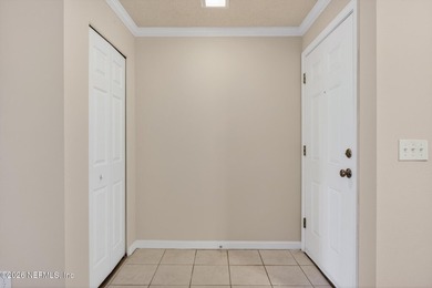 Perfect for an owner occupant or investor! Welcome to effortless - photo 8