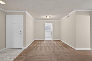Perfect for an owner occupant or investor! Welcome to effortless - photo 9