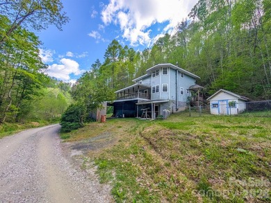 Welcome to 77 Griffith Branch Road, a peaceful mountain retreat - photo 2