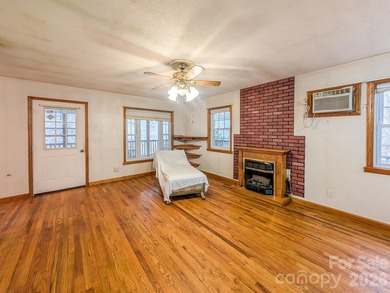 Welcome to 77 Griffith Branch Road, a peaceful mountain retreat - photo 4