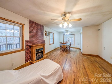 Welcome to 77 Griffith Branch Road, a peaceful mountain retreat - photo 5