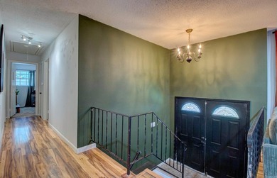Welcome to this charming, artsy and eclectic decorated home - photo 6