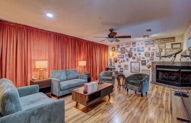 Welcome to this charming, artsy and eclectic decorated home - photo 7