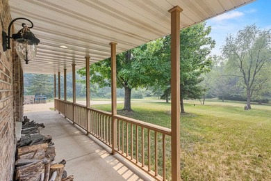 The drive in says it all! A long, tree-lined driveway leads to - photo 9