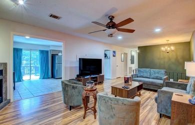 Welcome to this charming, artsy and eclectic decorated home - photo 10