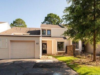 Enjoy refined, low-maintenance living in this fully renovated - photo 1