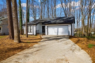 Deer Lake Home Sale Pending in Suwanee Georgia