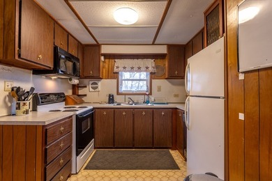 Welcome to your lakefront escape in the Holiday Shores - photo 11