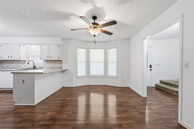 This beautiful 4 bedroom 2.5 bath home offers the perfect - photo 12