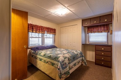 Welcome to your lakefront escape in the Holiday Shores - photo 13