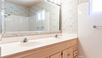 Welcome to prestigious 5449 E. Fairbrook St, Long Beach, CA - photo 16