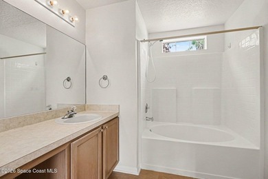 Fantastic beach side charmer, just a stone's throw to the ocean - photo 16