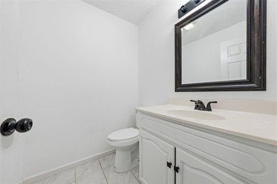 This beautiful 4 bedroom 2.5 bath home offers the perfect - photo 17