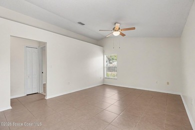 Fantastic beach side charmer, just a stone's throw to the ocean - photo 18