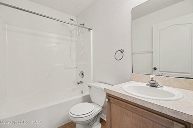 Fantastic beach side charmer, just a stone's throw to the ocean - photo 19