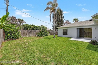 Fantastic beach side charmer, just a stone's throw to the ocean - photo 21