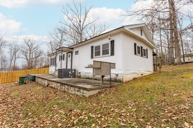 Welcome to your lakefront escape in the Holiday Shores - photo 22