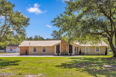 BACK ON THE MARKET!! Charming 3 Bed, 2 Bath Home on 2.45 Acres - photo 4