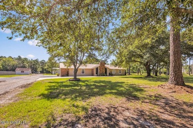 BACK ON THE MARKET!! Charming 3 Bed, 2 Bath Home on 2.45 Acres - photo 5