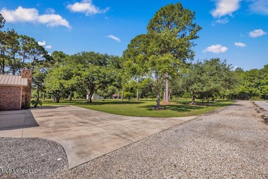 BACK ON THE MARKET!! Charming 3 Bed, 2 Bath Home on 2.45 Acres - photo 7