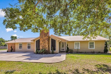 BACK ON THE MARKET!! Charming 3 Bed, 2 Bath Home on 2.45 Acres - photo 9