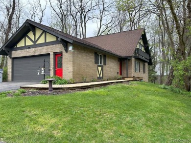 Woodland Lake - Livingston County Home Sale Pending in Brighton Michigan