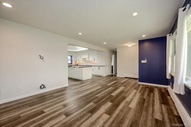Welcome to this beautifully renovated 4 bedroom, 4.5 bathroom - photo 5