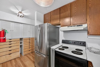 Welcome to Vista Prieta, a desirable senior community in Live - photo 10