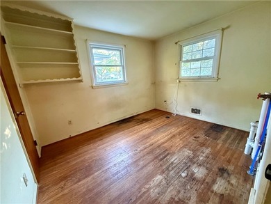 Welcome to 116 Lemoyn Ave! This 3-bedroom, 1-bath ranch offers - photo 16