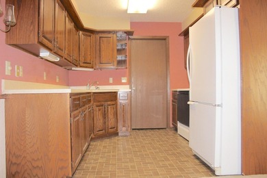 Welcome home to comfortable, convenient, and carefree living in - photo 7