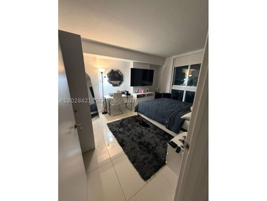 Rare opportunity to own a spacious 3-bedroom, 3-bath corner - photo 8