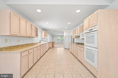 Welcome to 1 Eagle Way, a distinguished residence situated on a - photo 18