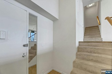 Welcome to this fabulous 2 bedroom and 2 full baths duplex up - photo 19
